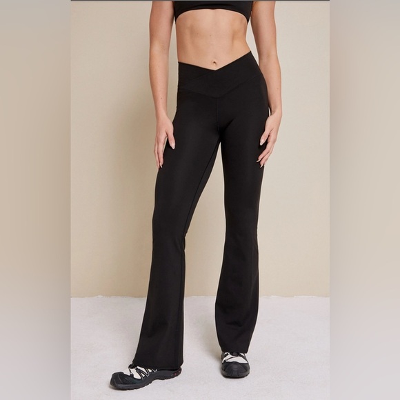 PacSun Black Flare Pants with High-Rise Waist - Picture 1 of 4